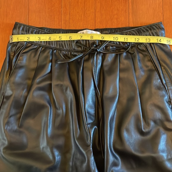 Zara leather-like pull on pant - Picture 3 of 5